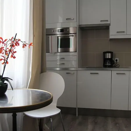 Studio Near Montparnasse Apartment *